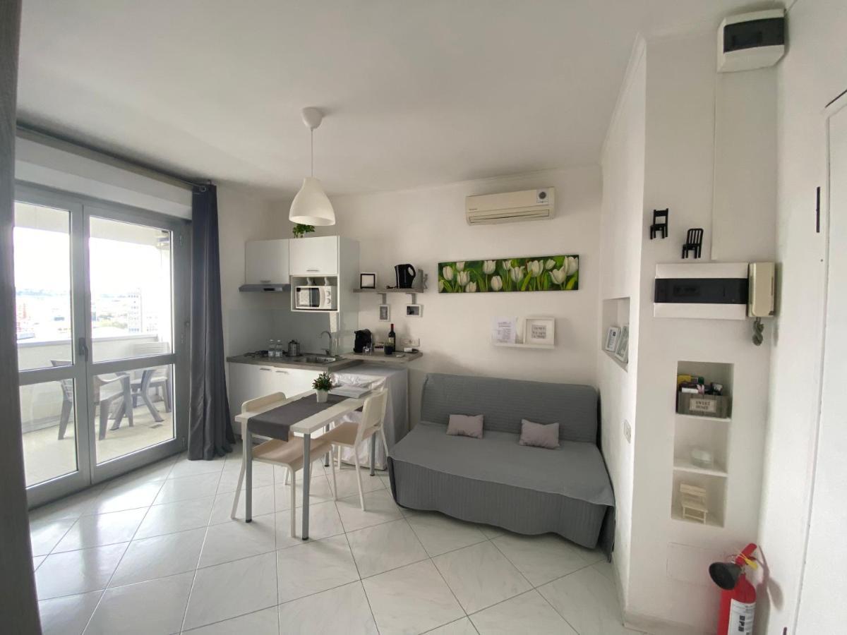 Vesucharme Flat Apartment เนเปิลส์ ภายนอก รูปภาพ